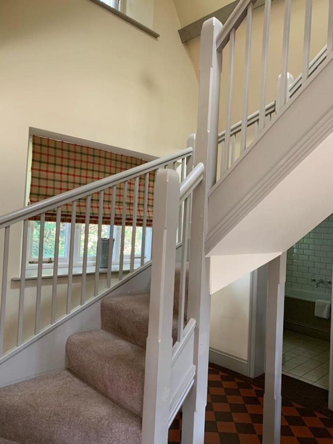 Thornton Manor - Holiday Cottages And Apartments Heswall Bagian luar foto