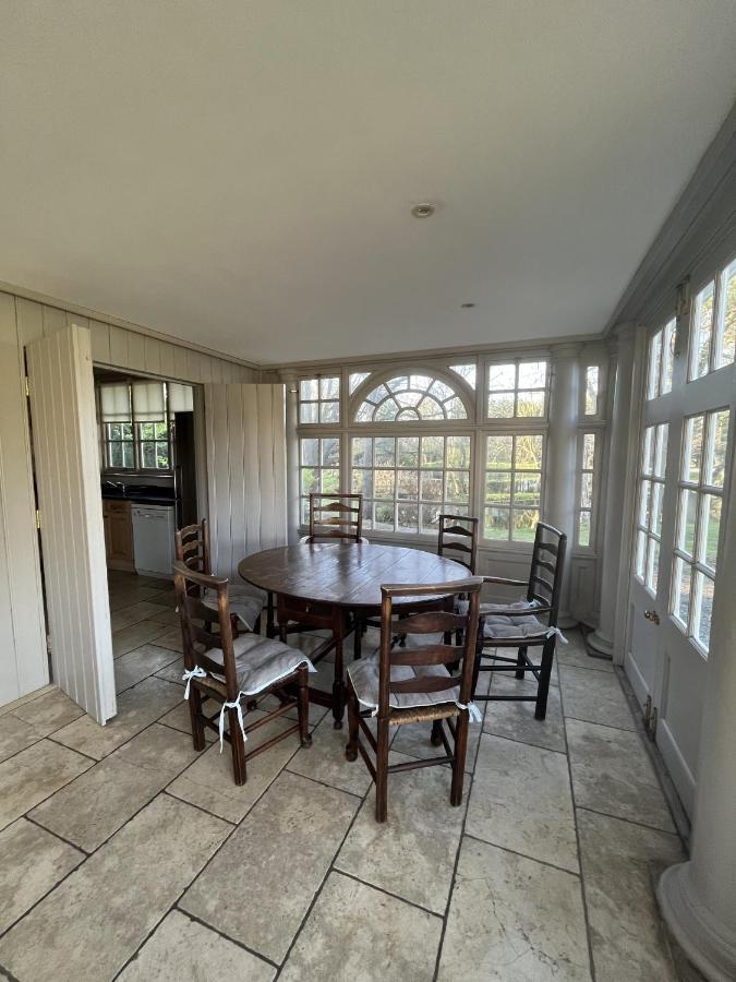 Thornton Manor - Holiday Cottages And Apartments Heswall Bagian luar foto
