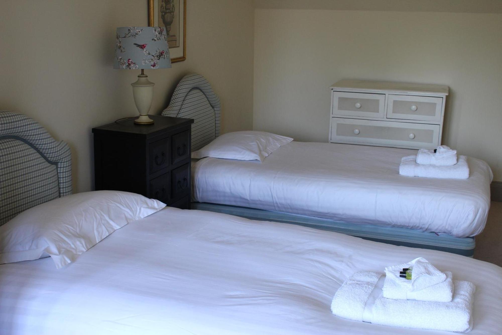 Thornton Manor - Holiday Cottages And Apartments Heswall Ruang foto