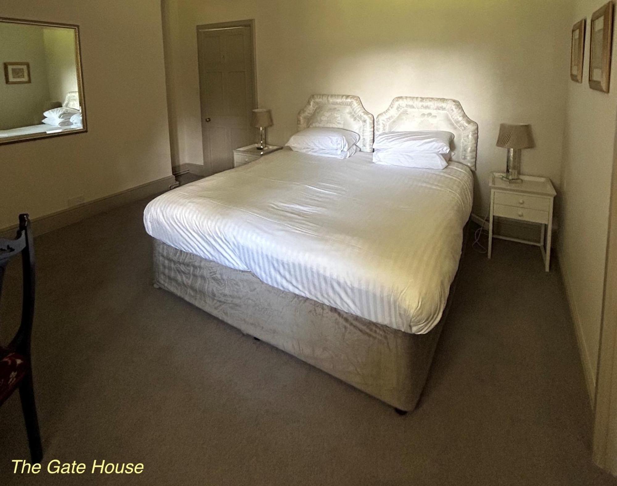Thornton Manor - Holiday Cottages And Apartments Heswall Bagian luar foto